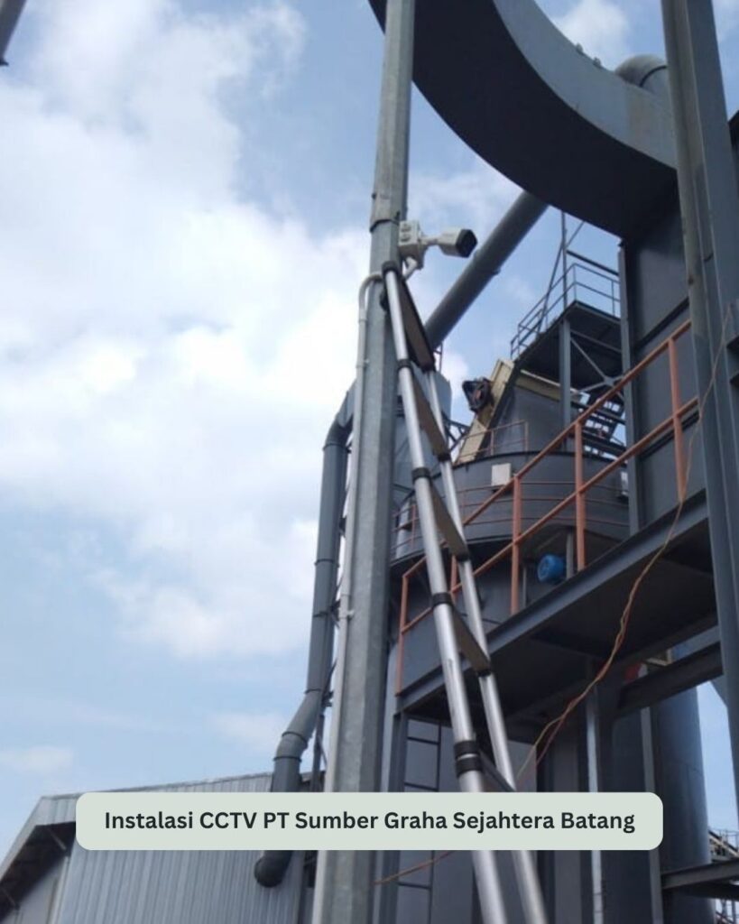 Instalasi CCTV pada area industri PT Sumber Graha Sejahtera Batang